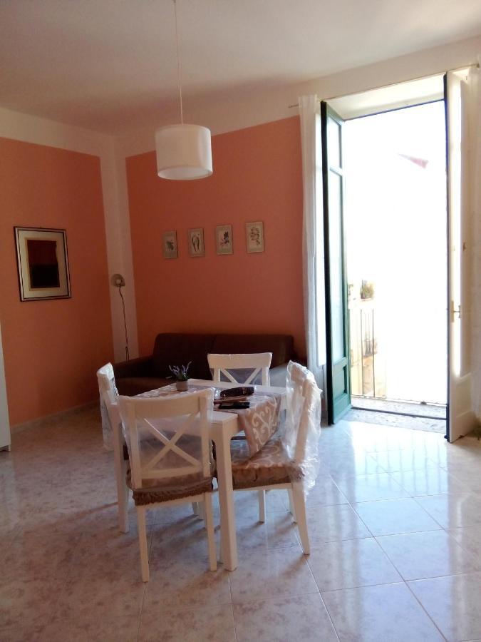 Al Crocifisso...Da Nonna Pia Lägenhet Salerno Exteriör bild